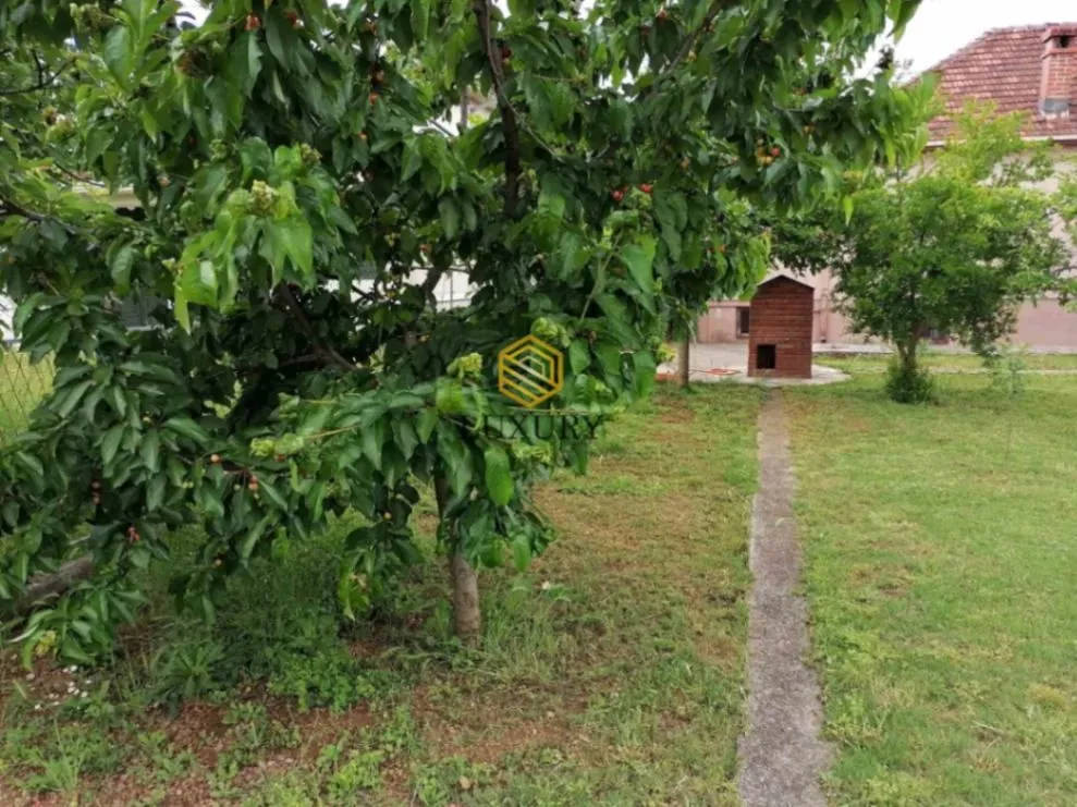 Prodaja, kuća, 200m², Tološi, Podgorica