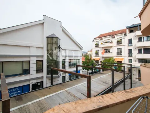 Izdavanje, jednosoban stan, 61m², Centar, Podgorica - image 13