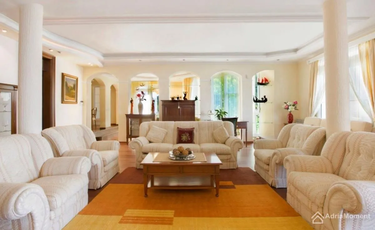 Sale, house, 560m², Sveti Stefan, Budva