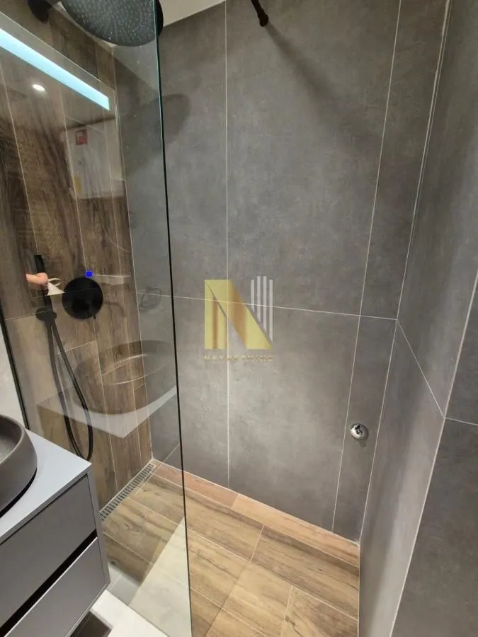 Izdavanje, trosoban stan, 67m², Banatić, Novi Sad Sve Podlokacije