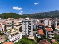 Izdavanje, dvosoban stan, 70m², Centar, Budva - image 12