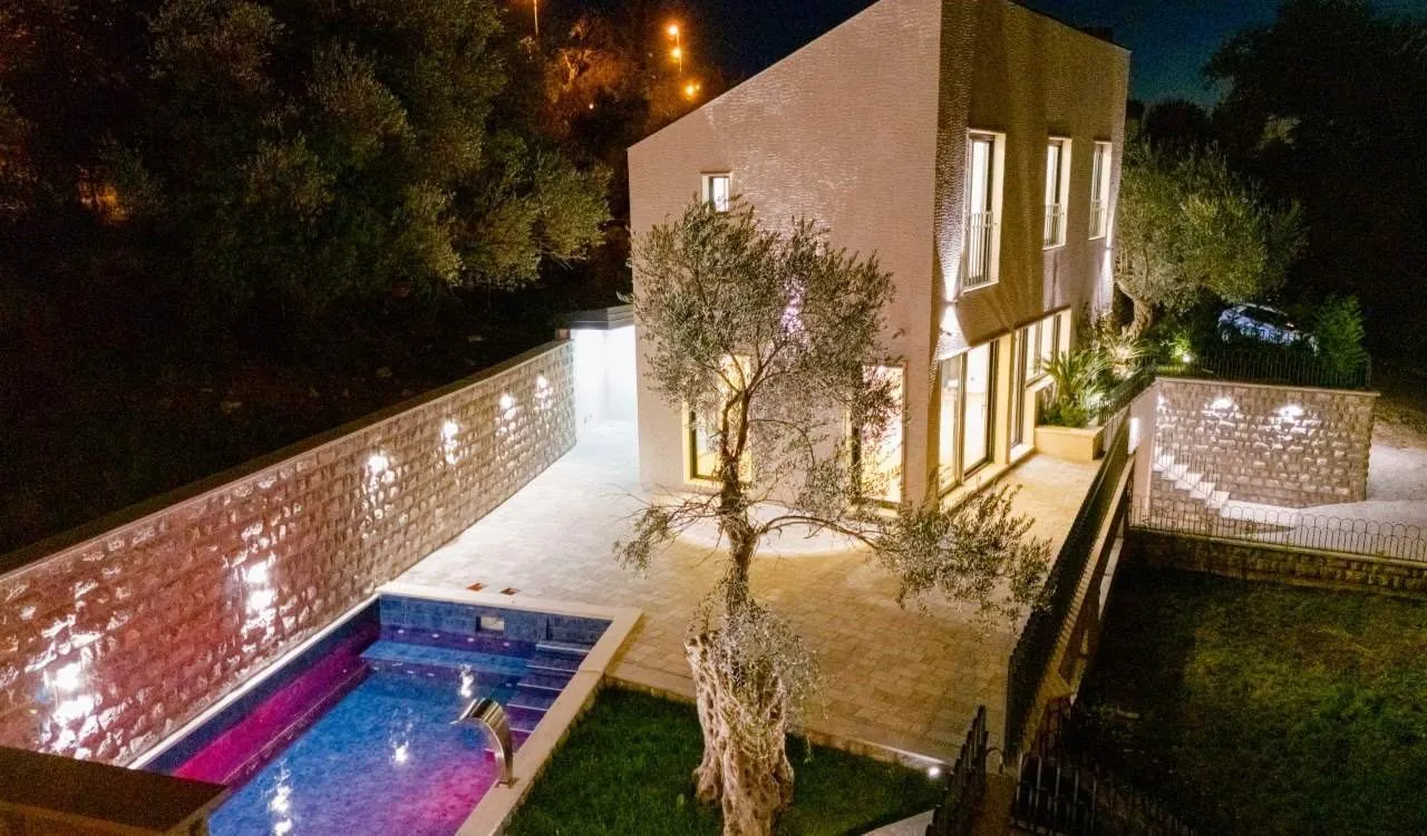 Sale, house, 240m², Kamenovo, Budva