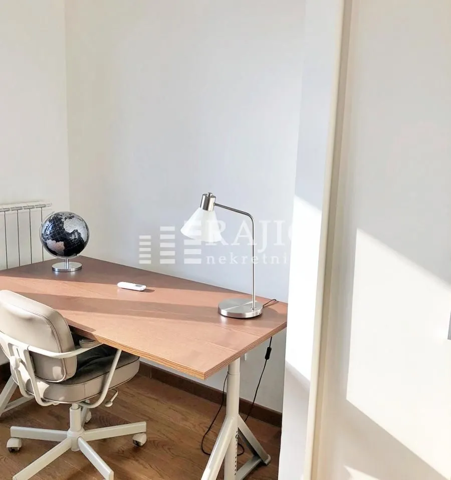 Rent, four bedroom apartment, 125m², Savski Venac, Beograd