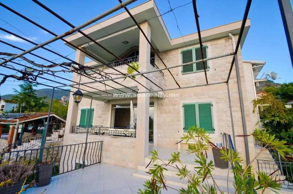 Prodaja, kuća, 105m², Tivat, Crna Gora