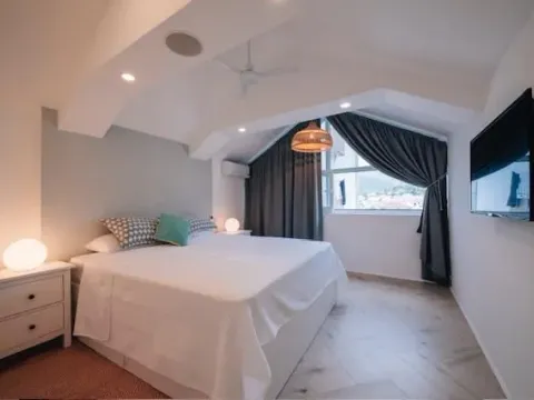 Prodaja, dvosoban stan, 93m², Centar, Tivat - image 4