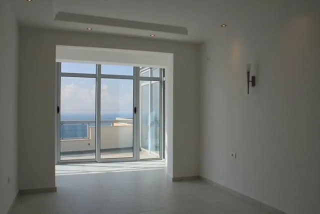Prodaja, trosoban stan, 170m², Dobra Voda, Bar