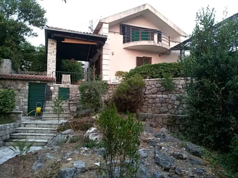 Prodaja, kuća, 700m², Krašići, Tivat