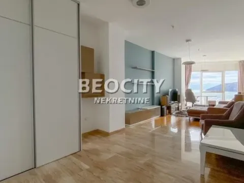 Prodaja, trosoban stan, 77m², Centar, Budva - image 19