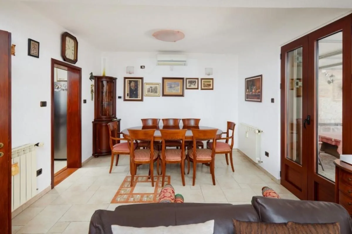 Rent, three bedroom apartment, 120m², Kotor, Crna Gora