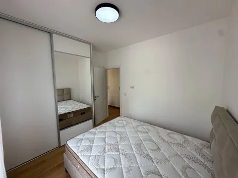 Rent, one bedroom apartment, 42m², Bečići, Budva - image 6