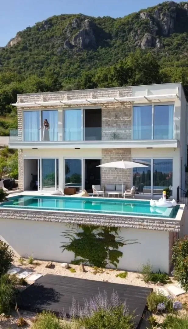 Prodaja, kuća, 320m², Centar, Herceg Novi