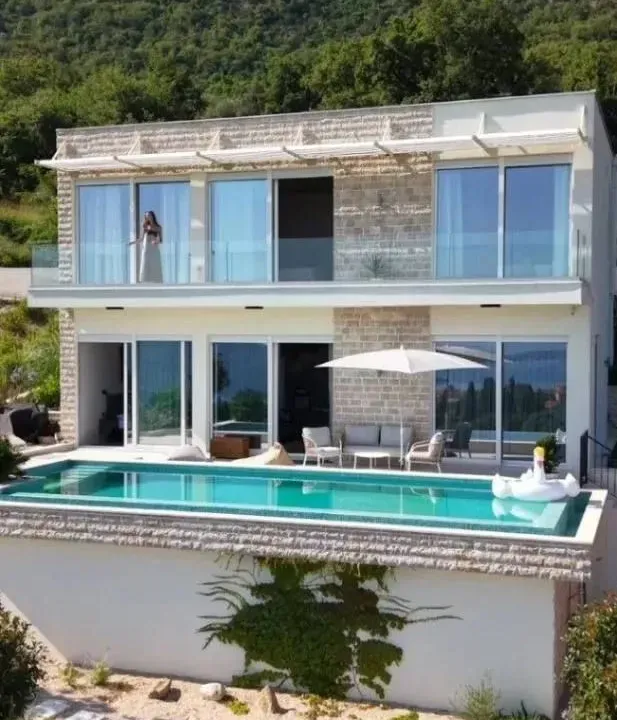 Prodaja, kuća, 320m², Centar, Herceg Novi
