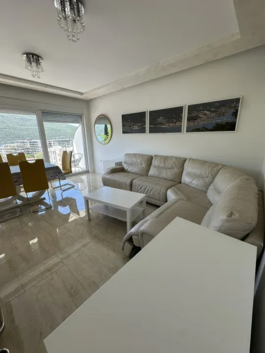 Izdavanje, dvosoban stan, 80m², Kumbor, Herceg Novi