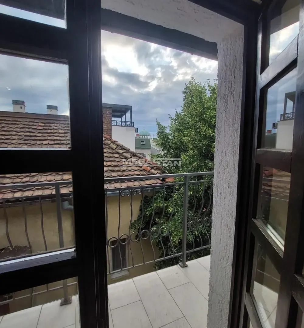 Prodaja, četvorosoban stan, 96m², Vračar Centar, Vračar Sve Podlokacije