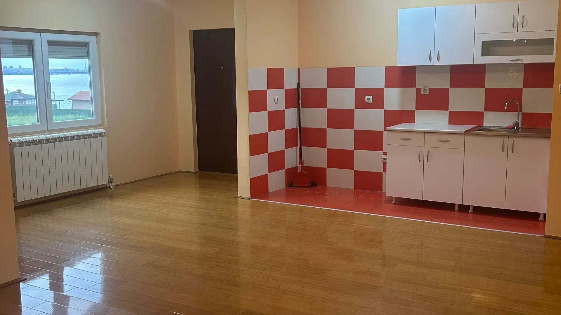 Rent, three bedroom apartment, 62m², Višnjica, Palilula Sve Podlokacije