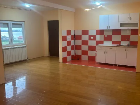 Rent, three bedroom apartment, 62m², Višnjica, Palilula Sve Podlokacije - image 7