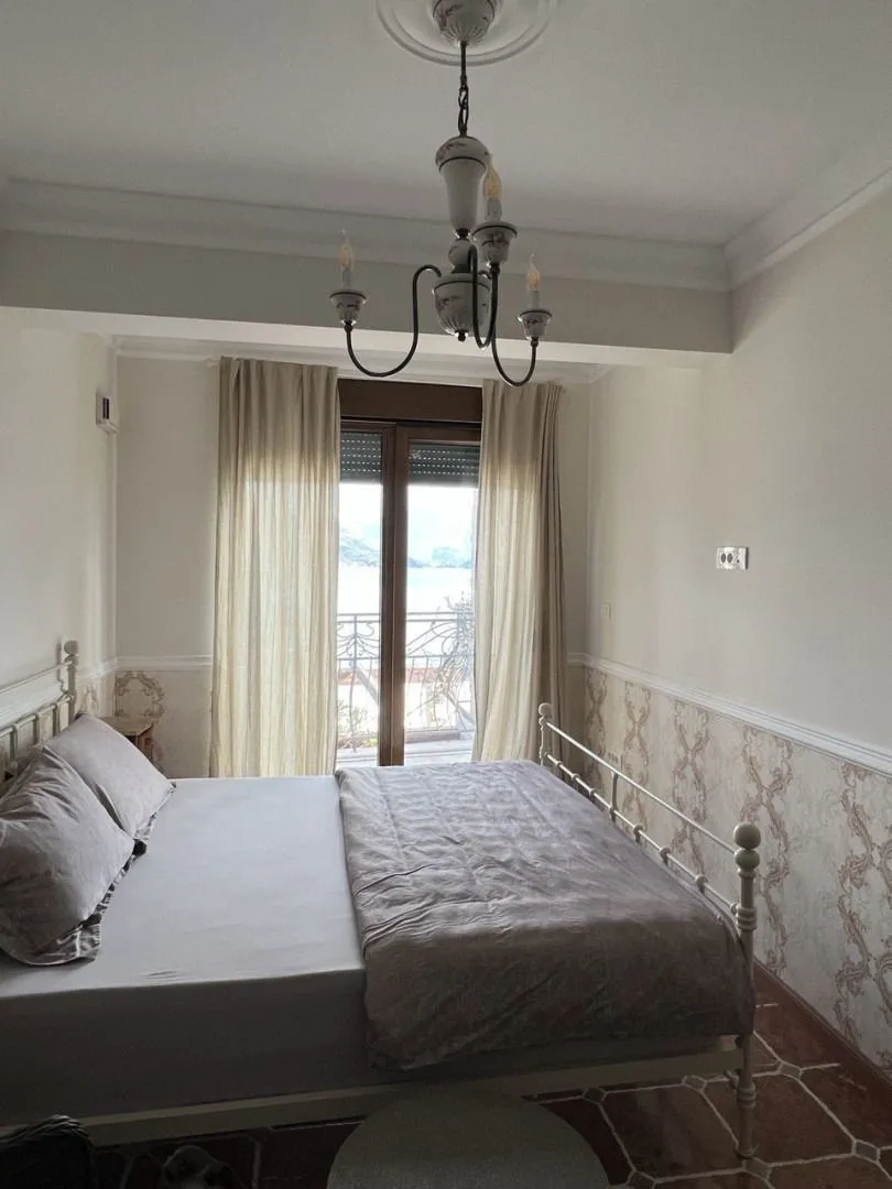 Prodaja, kuća, 330m², Krašići, Tivat
