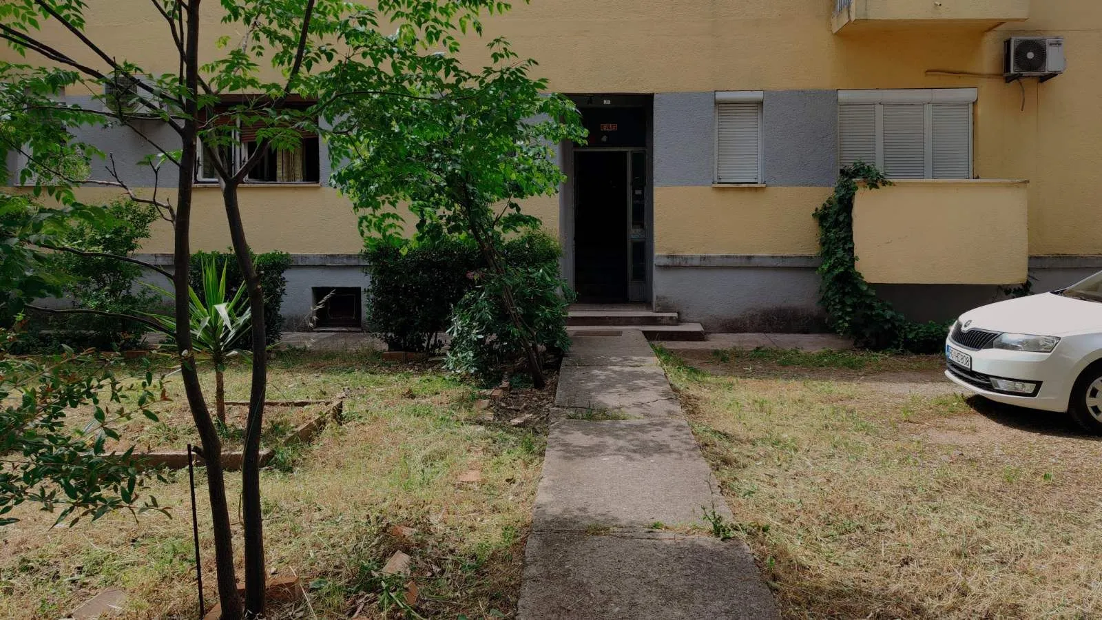 Izdavanje, stan, 27m², Pobrežje, Podgorica