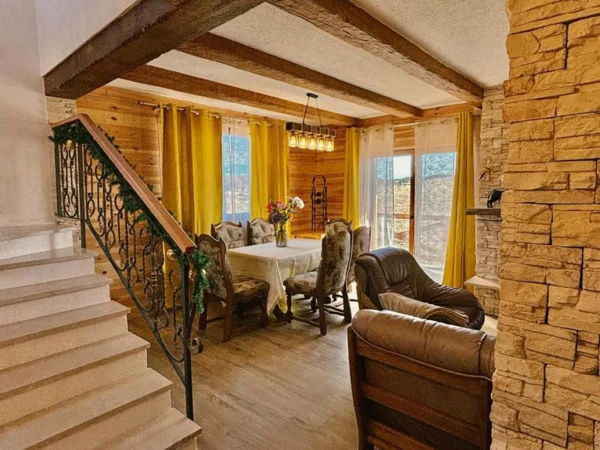 Prodaja, kuća, 274m², Žabljak, Crna Gora