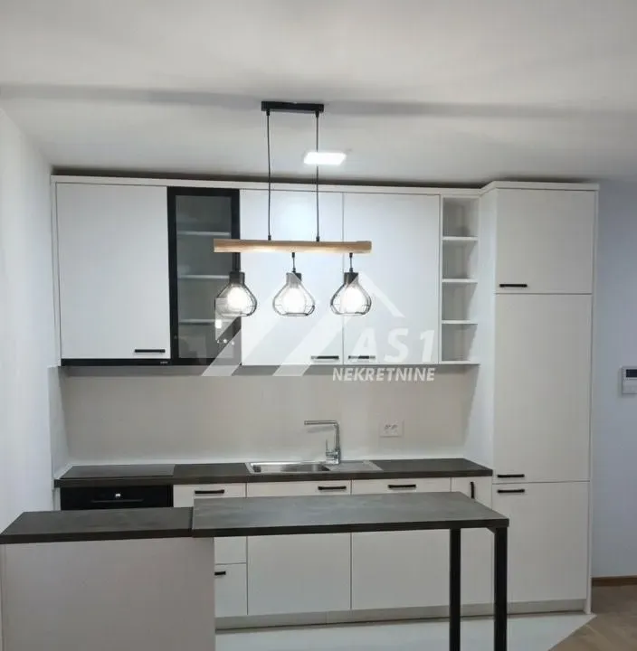 Izdavanje, trosoban stan, 42m², Detelinara, Novi Sad Sve Podlokacije