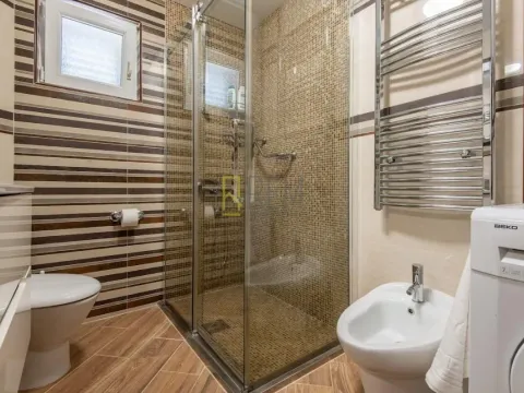 Sale, house, 340m², Bar, Crna Gora - image 17