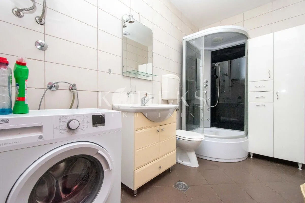 Izdavanje, jednosoban stan, 57m², 1 maj, Podgorica