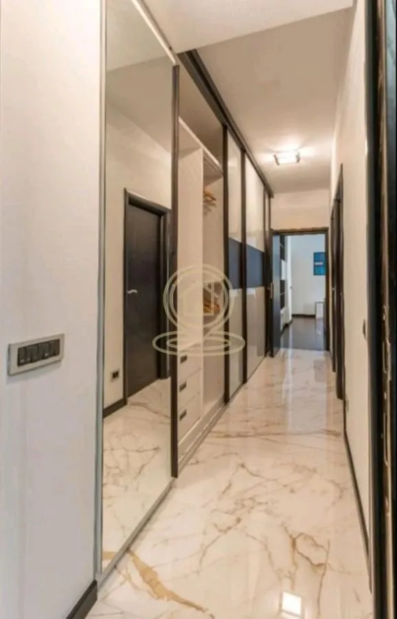 Izdavanje, četvorosoban stan, 87m², Stari Grad, Beograd