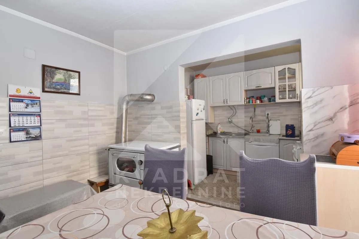 Prodaja, kuća, 260m², Stari Aerodrom, Podgorica