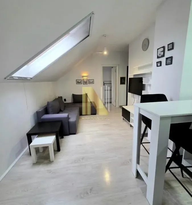 Izdavanje, jednosoban stan, 43m², Nova Detelinara, Novi Sad Sve Podlokacije