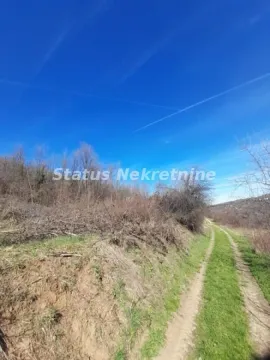 Zemljište sa seoskim putem i rastinjem. - image 12