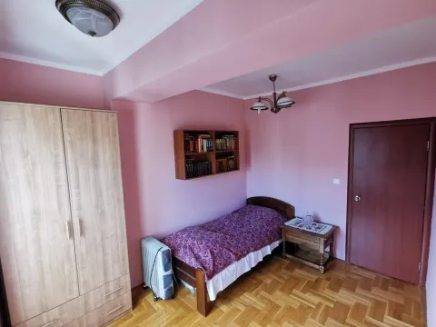 Izdavanje, dvosoban stan, 70m², Blok 9, Podgorica - image 7