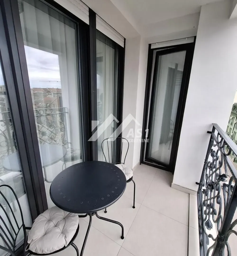 Izdavanje, dvosoban stan, 46m², Centar, Novi Sad