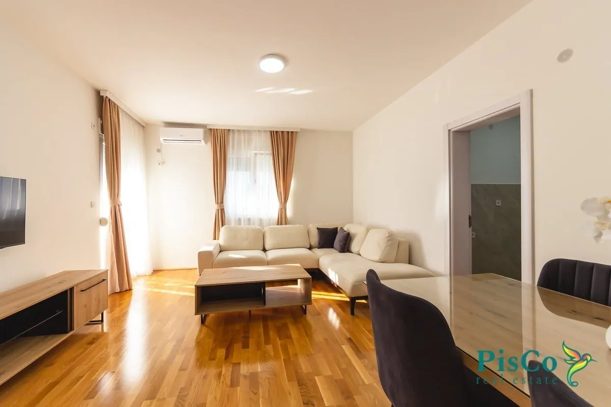 Izdavanje, dvosoban stan, 63m², Blok 9, Podgorica