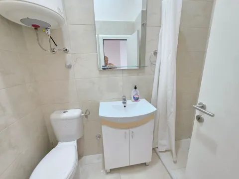 Izdavanje, poslovni prostor, 58m², Tološka šuma, Podgorica - image 4