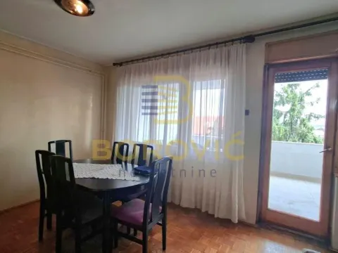 Izdavanje, trosoban stan, 80m², Savski Venac, Beograd - image 2