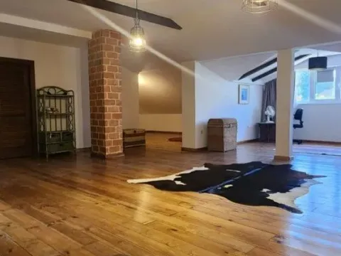 Prodaja, kuća, 200m², Tološi, Podgorica - image 6