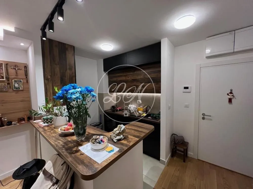 Prodaja, trosoban stan, 71m², Zemun Sve Podlokacije, Beograd
