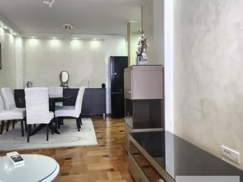 Izdavanje, trosoban stan, 102m², Bulevar patrijarha Pavla, Novi Sad Sve Podlokacije - image 19