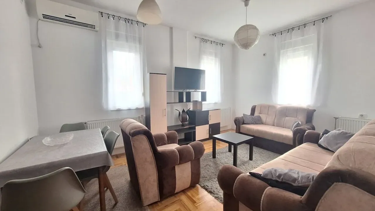Izdavanje, jednosoban stan, 63m², Detelinara, Novi Sad Sve Podlokacije