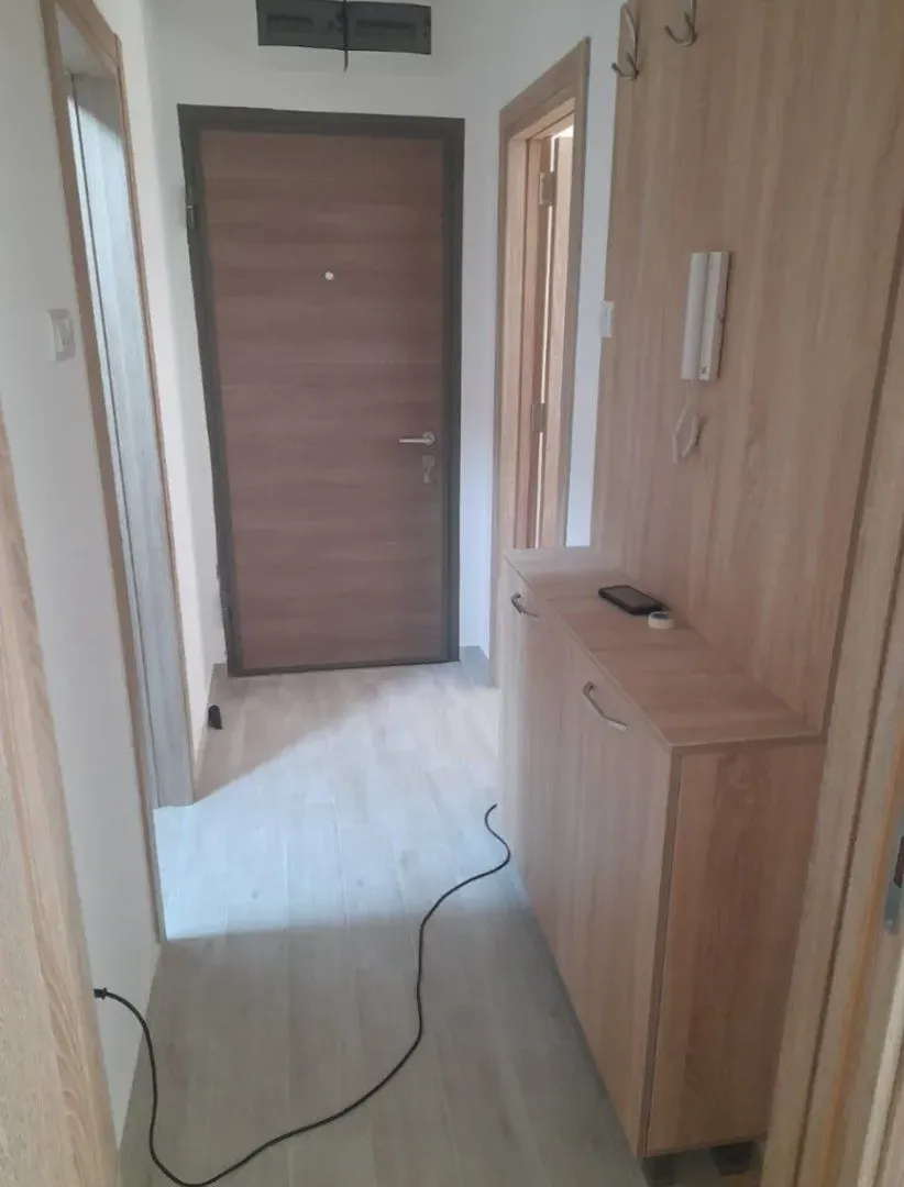 Izdavanje, jednosoban stan, 44m², Stari Aerodrom, Podgorica