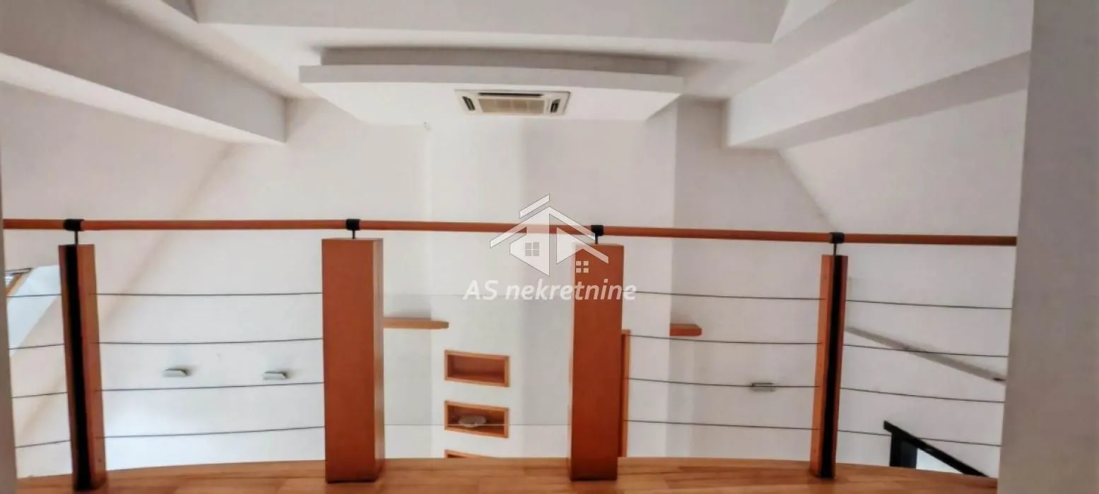 Prodaja, stan, 207m², Kalenić Pijaca, Vračar Sve Podlokacije