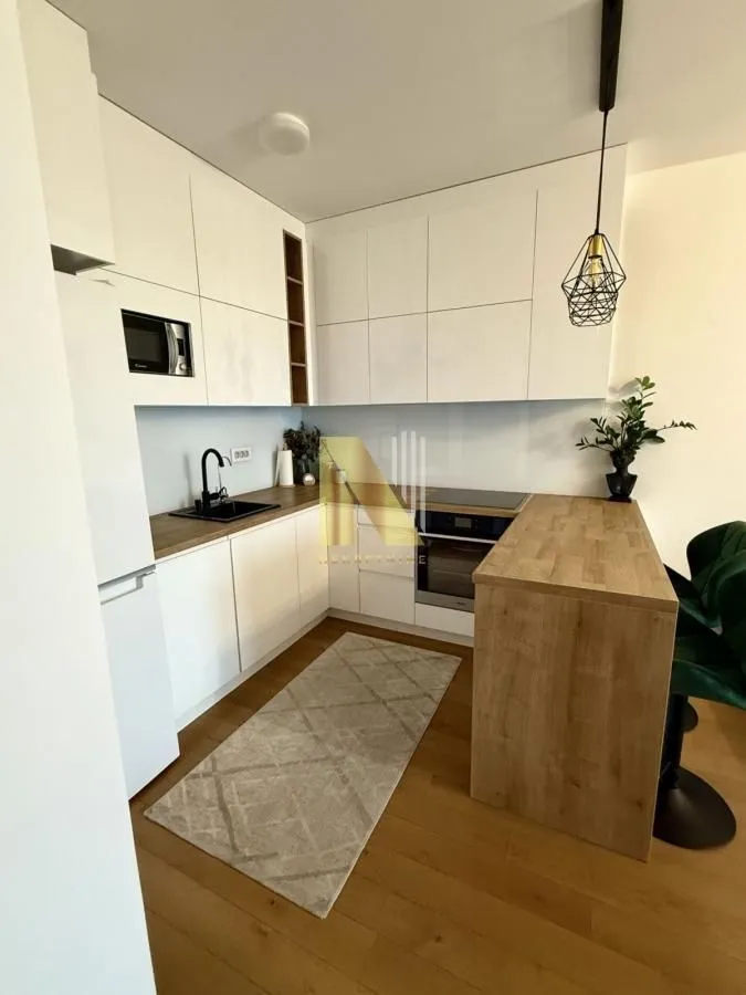 Izdavanje, dvosoban stan, 43m², Bulevar Evrope, Novi Sad Sve Podlokacije