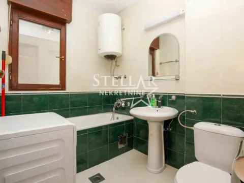 Izdavanje, jednosoban stan, 40m², Blok 6, Podgorica - image 8