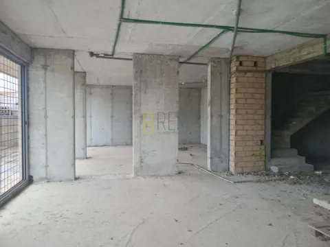 Prodaja, poslovni prostor, 312m², Zabjelo, Podgorica