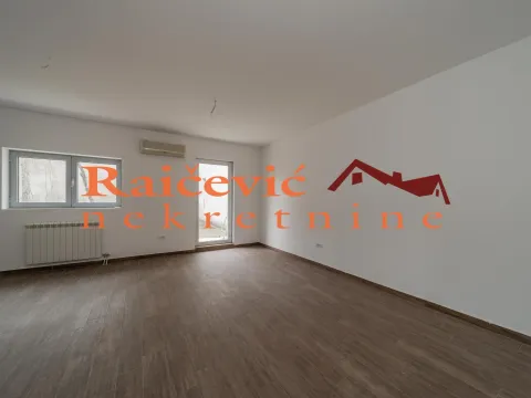 Prodaja, poslovni prostor, 59m², Kalenić Pijaca, Vračar Sve Podlokacije - image 2