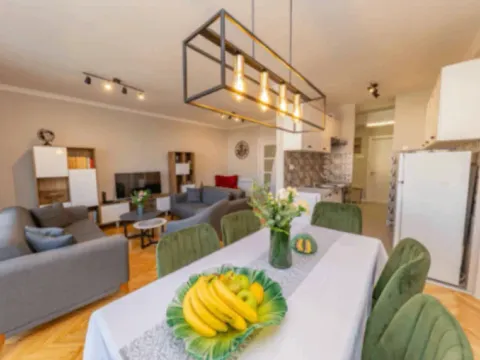 Prodaja, trosoban stan, 100m², Centar, Bar - image 13