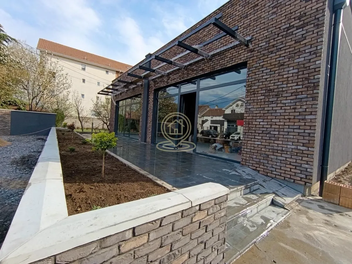 Rent, office space, 290m², Altina, Beograd