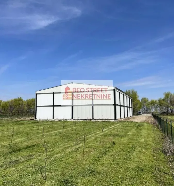 Prodaja, poslovni prostor, 667m², Omoljica, Pančevo