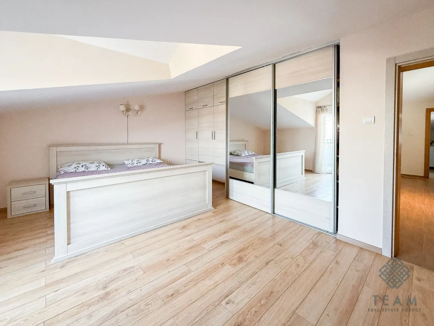 Izdavanje, trosoban stan, 150m², Zabjelo, Podgorica