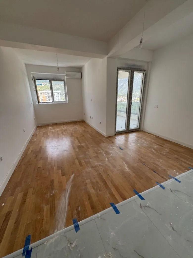 Prodaja, dvosoban stan, 74m², Centar, Bar